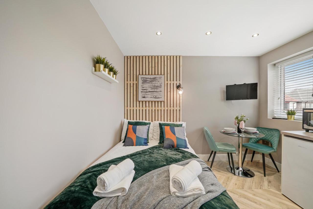 Cosy Heathrow Studios - Parking - Garden Londres Extérieur photo