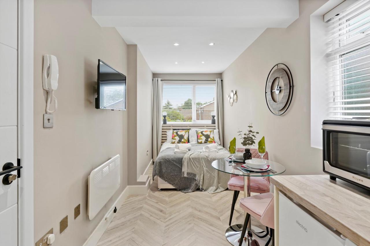 Cosy Heathrow Studios - Parking - Garden Londres Extérieur photo
